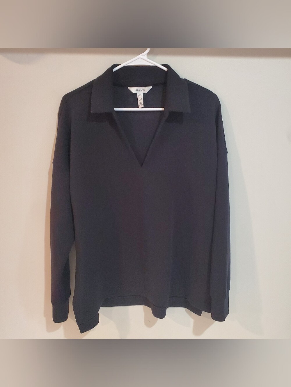 SPANX AirEssentials Long Sleeve Polo Top Black V Neck Tunic Size L